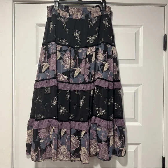 Black and Lavender Floral Maxi Skirt - Picture 2 of 11